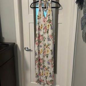 Forever 21 long white floral dress size medium!